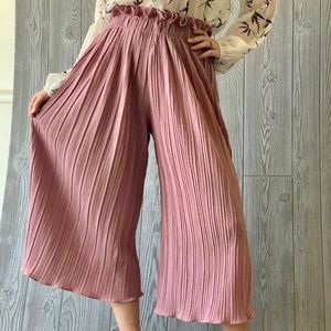 Mauve pleated gauchos